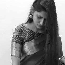 Parul Singh "Noor"